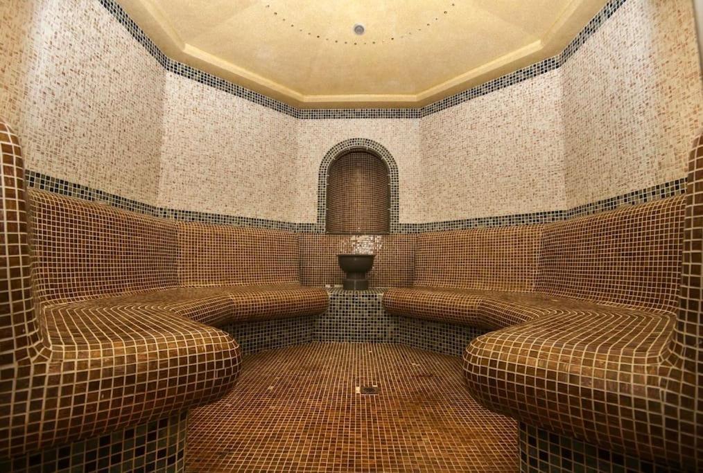 Luxury Penthouse With A Lavish Spa And 2 En-Suite Bedrooms Bansko Bagian luar foto